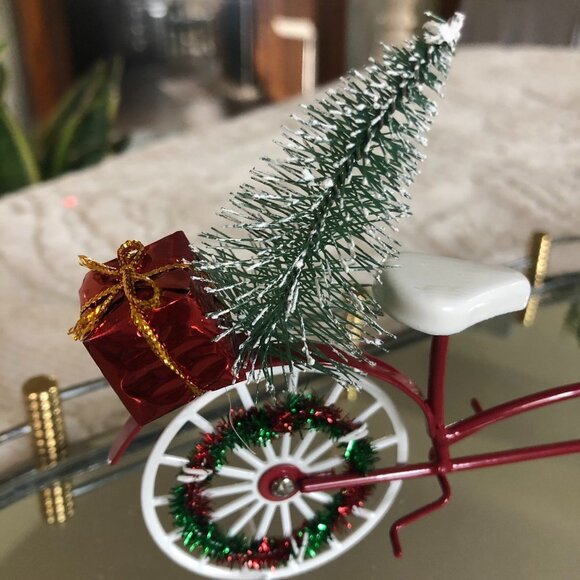 ADORABLE PIER 1 TANDEM BIKE DECORATED FOR CHRISTMAS PHOTO/CARD HOLDER NWT - Picture 4 of 7